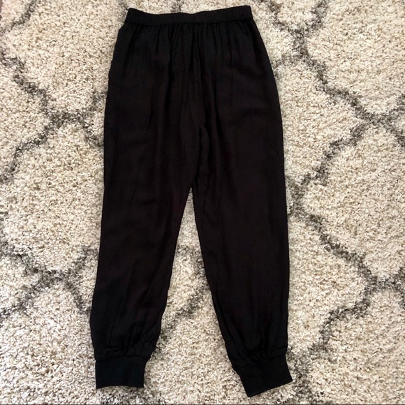 Forever 21 Joggers with Pockets - Picture 3 of 4